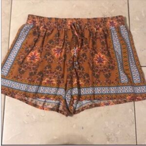 Floral Patterned Women's Shorts